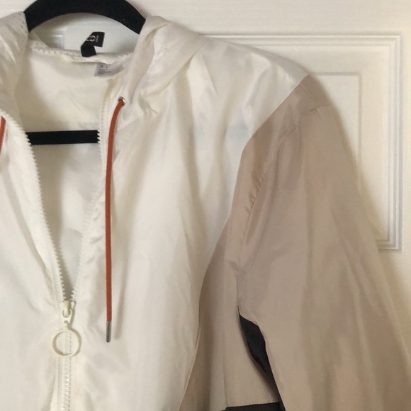 Colorblock Hooded Windbreaker - Picture 2 of 5